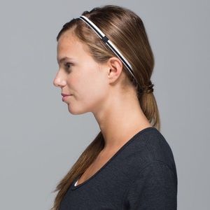 NWT FREE FLOW HEADBAND